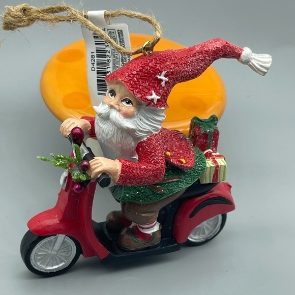 Kurt Adler Other - Kurt Adler Playful Gnome Riding Italian Scooter Ornament, NWT